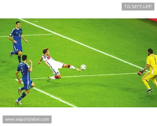 本届世界杯年龄最大的球员如何保持状态以应对高强度比赛